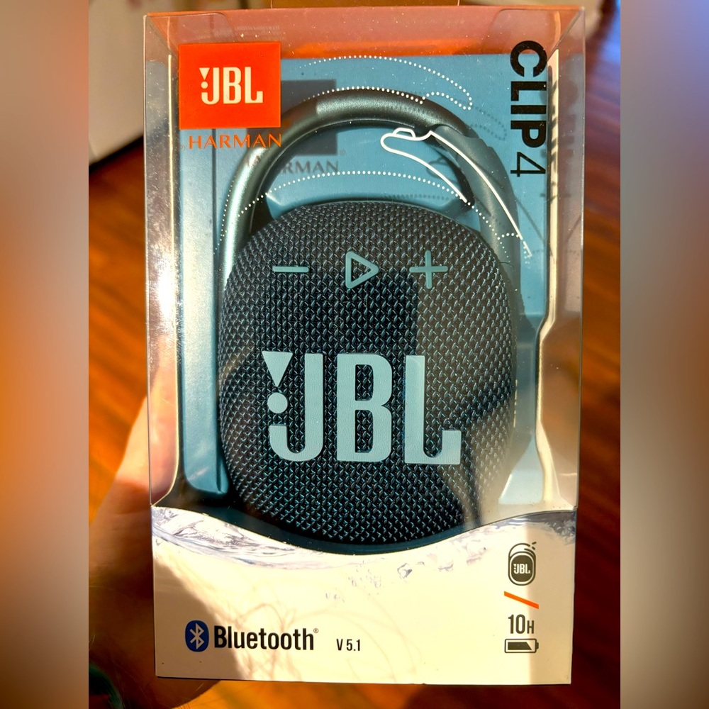 NEW IN BOX JBL Clip 4 Portable Speaker - Blue
